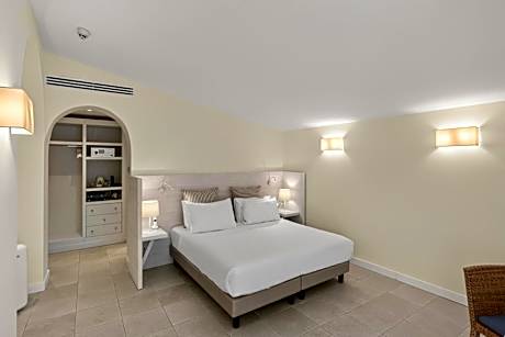 DeLuxe Double with balcony and garden view Annex