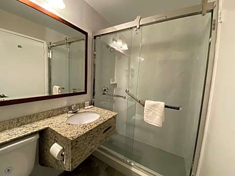 Room with Two Queen Beds - Non-Smoking