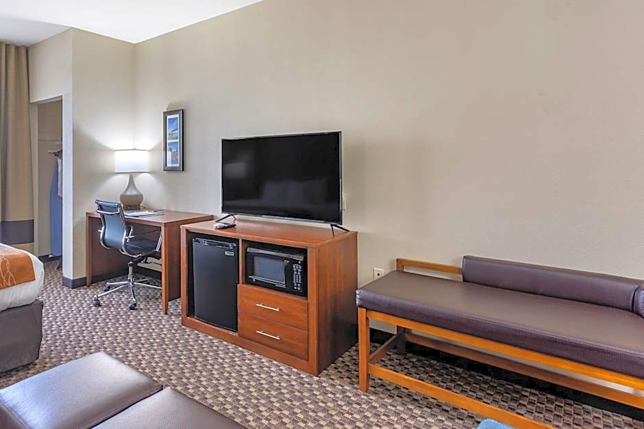 Comfort Inn & Suites Atoka-Millington
