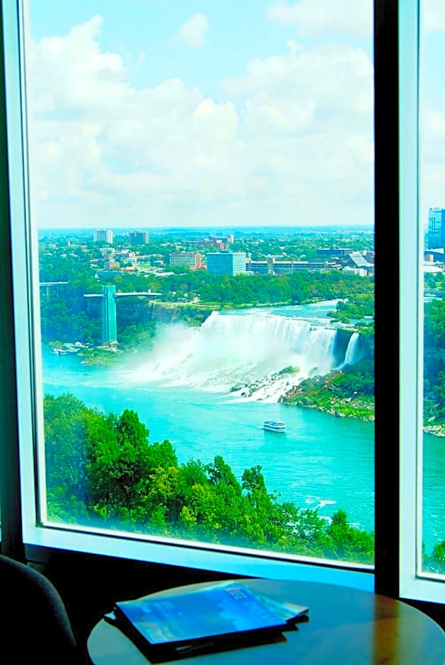 Oakes Hotel Overlooking The Falls