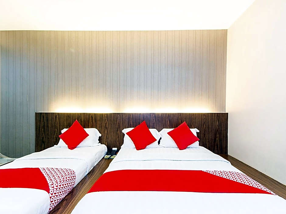 Super OYO 340 Comfort Hotel