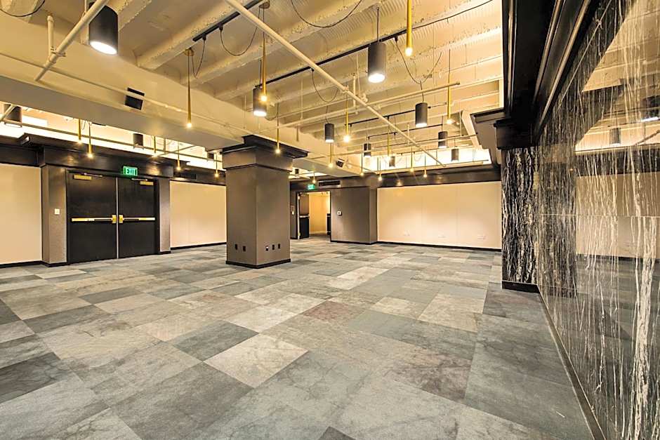 WATERMARK Baton Rouge, Autograph Collection by Marriott