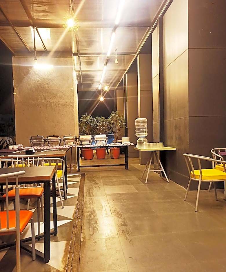 StayBird - B Suite Business Hotel 