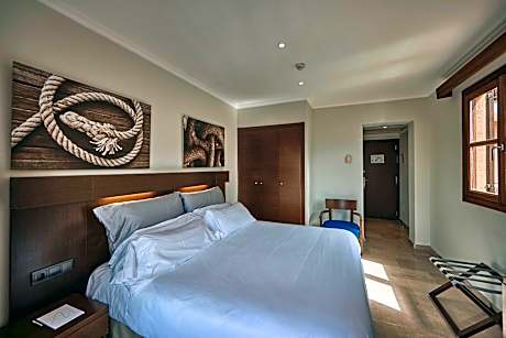 Double Room and Sea View - Spa Access Not Included