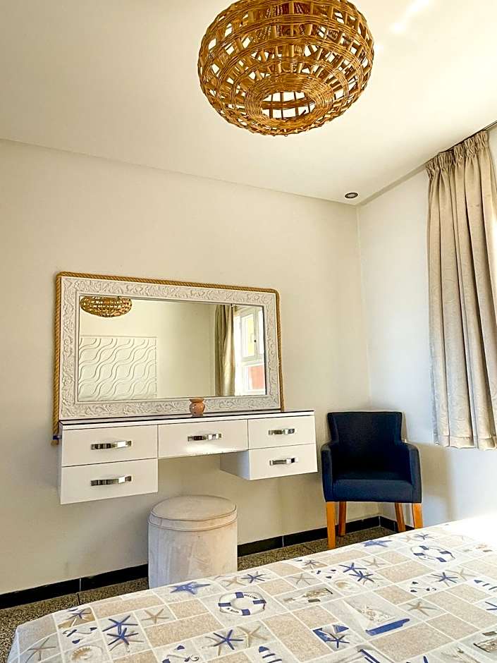 BIG BLUE guest house