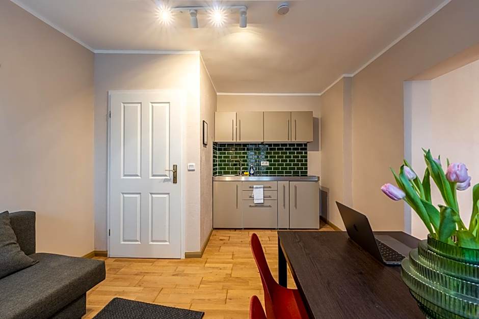SUITE & APART