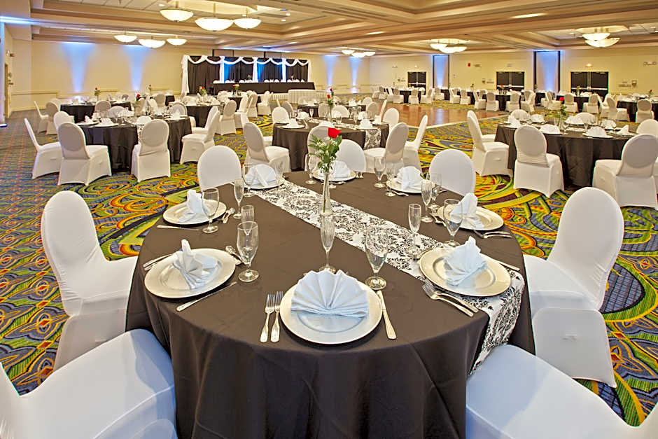 Holiday Inn Evansville Airport – Evansville, IN