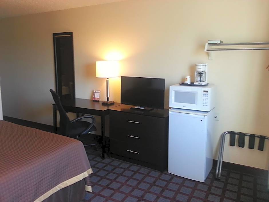 Super 8 by Wyndham Saginaw