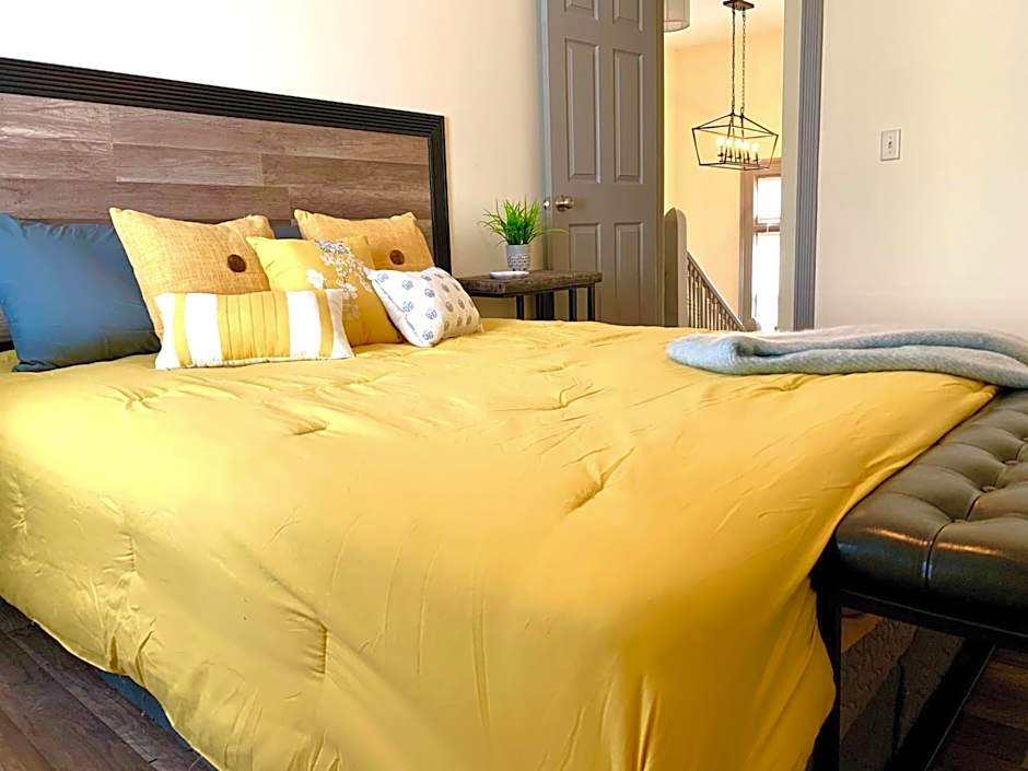 Perfect 6BR Stay Near Falls & Attractions