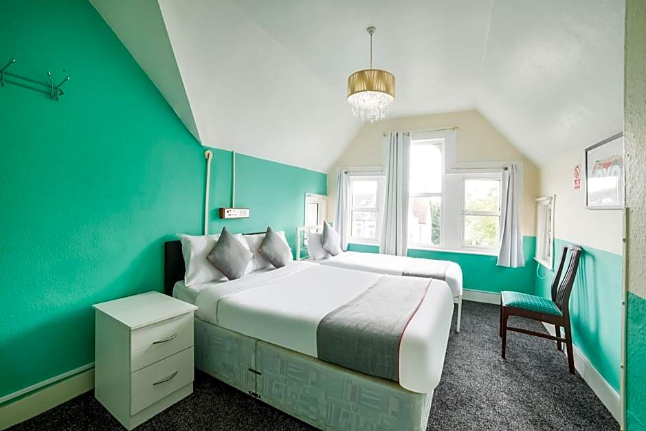 Devine Beach Hotel, Westcliff Southend-On-Sea