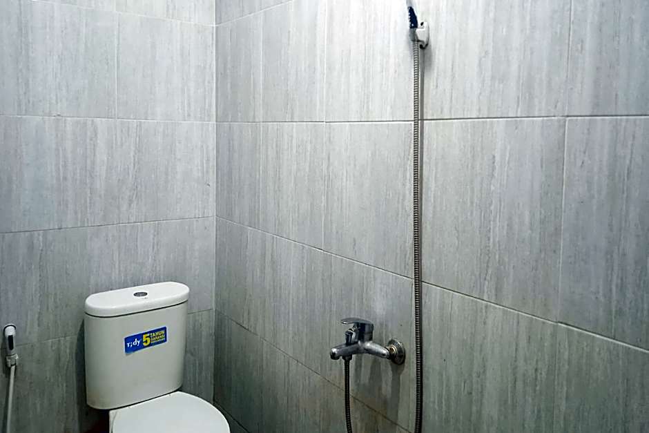 Makaliwe Mitra RedDoorz