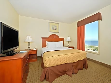 Ocean View Queen Bed