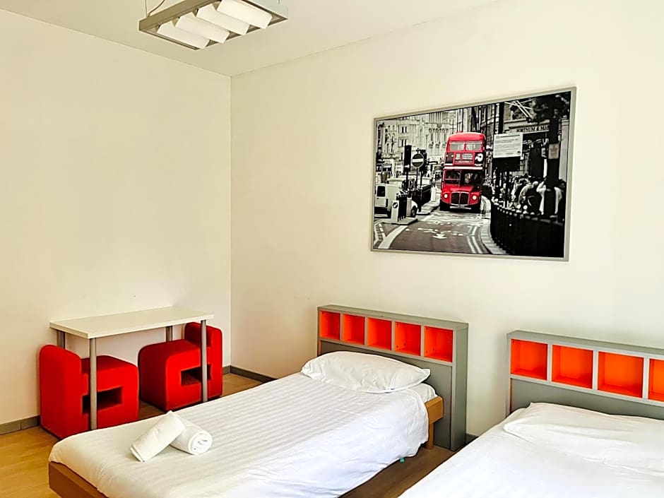 GuestHouse University by LR - self check in