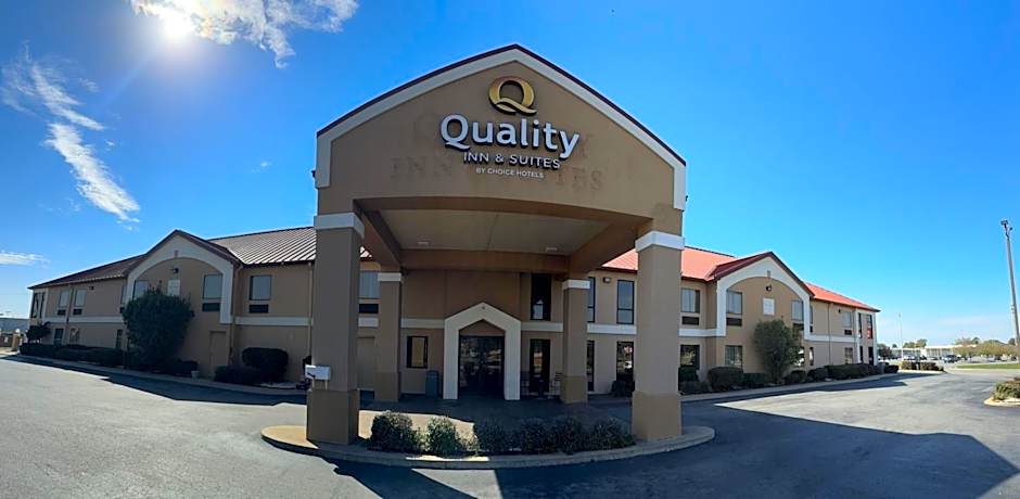 Quality Inn & Suites Pine Bluff