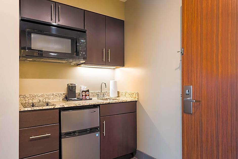 Best Western Plus Landmark Hotel