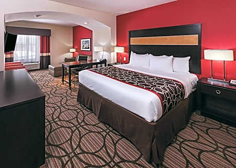 King Room with Roll-In Shower - Mobility/Hearing Accessible - Non-Smoking