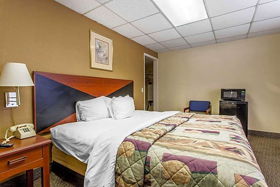 Rodeway Inn North
