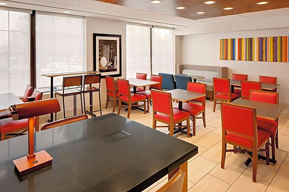 Holiday Inn Express Harrisburg East By IHG