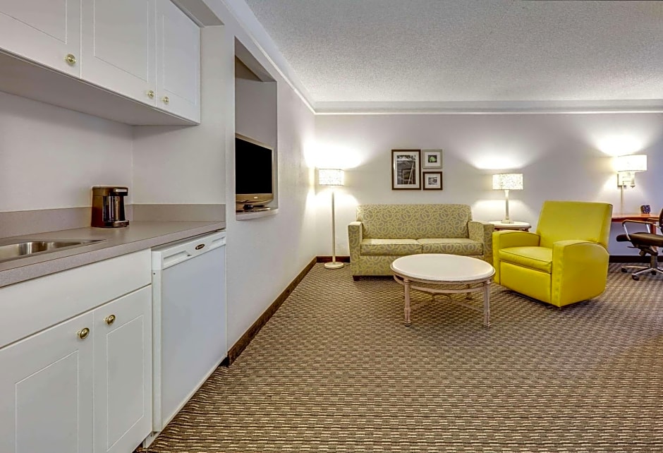 La Quinta Inn & Suites by Wyndham Dallas Addison Galleria