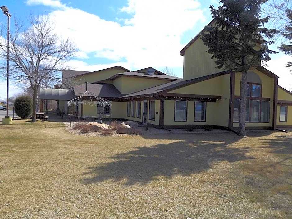 Nisswa Inn and Suites