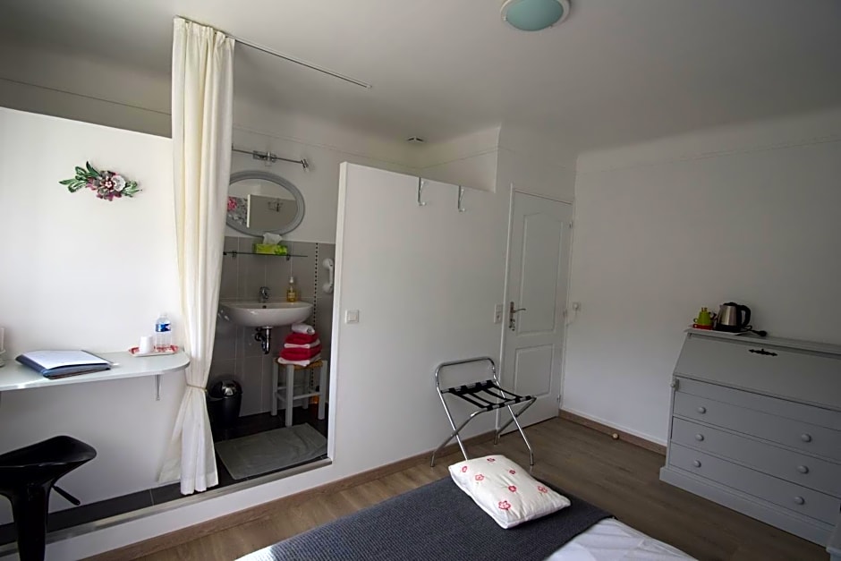 Au Jardin Saint Laurent