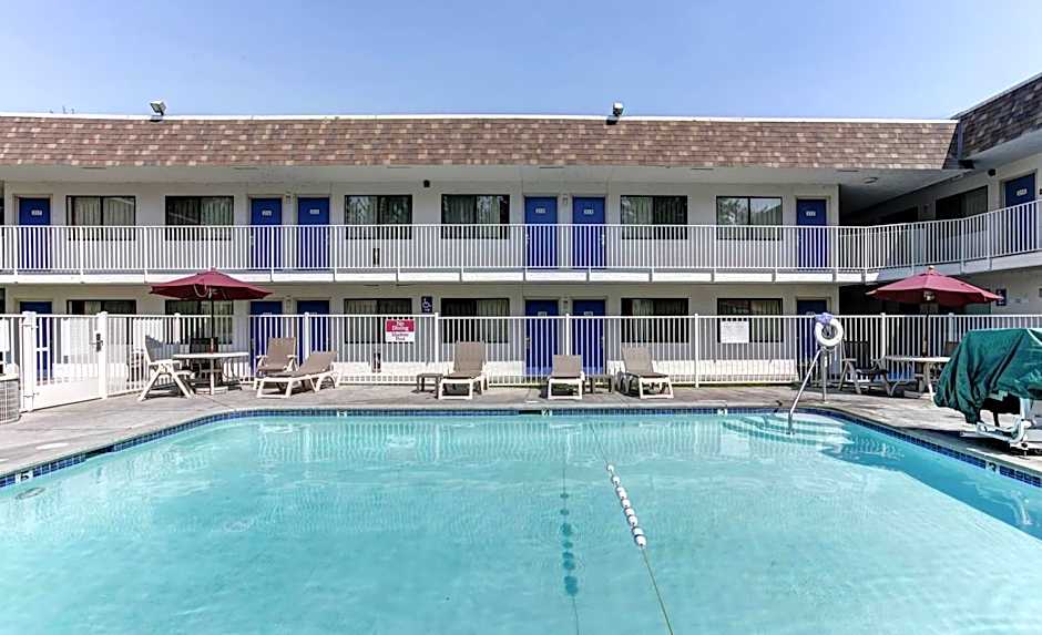 Motel 6-Grants Pass, OR
