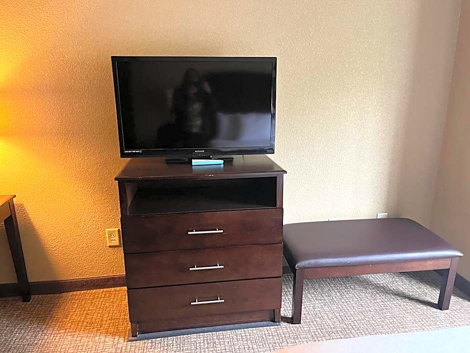 Quality Suites Graham