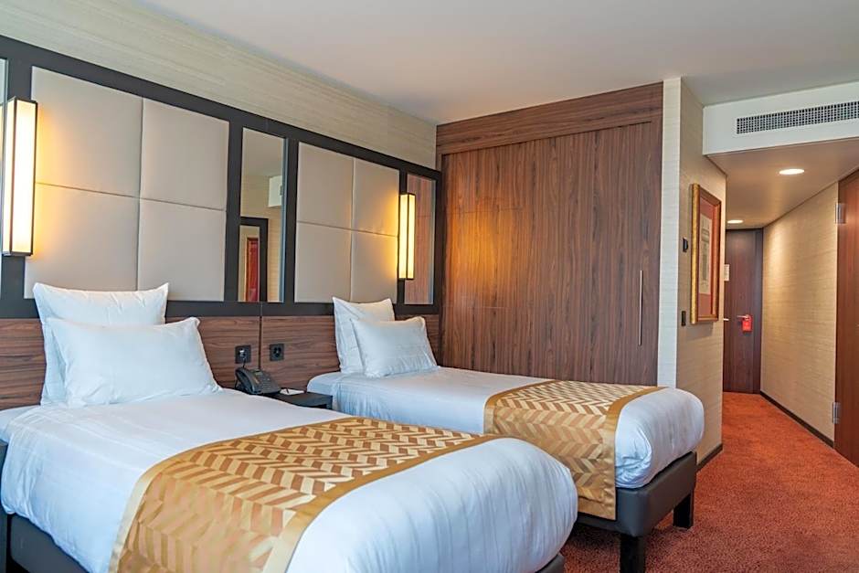 Nash Suites Airport Hotel