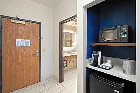 Standard Queen Room with Two Queen Beds - Communications Accessible