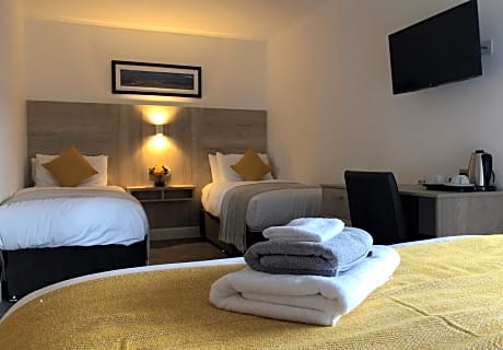 McNaughton Guestrooms