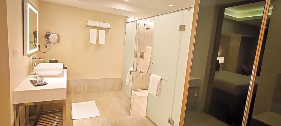 O by Tamara, Trivandrum