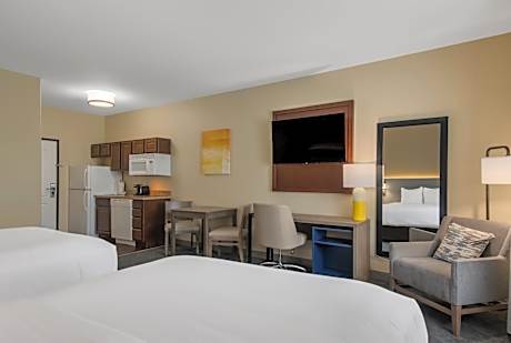 Queen Room with Two Queen Beds - Non-Smoking