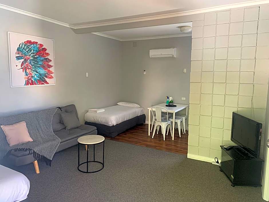 Hello Adelaide Motel and Apartments