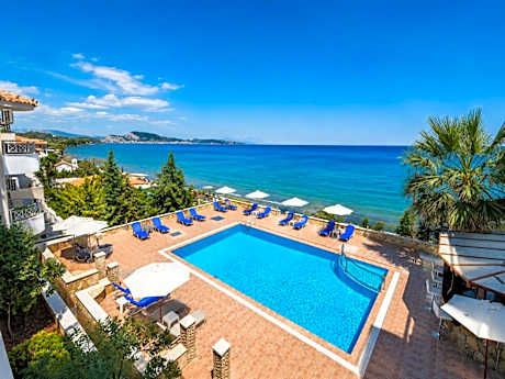 Nefeli Beach - living by the sea