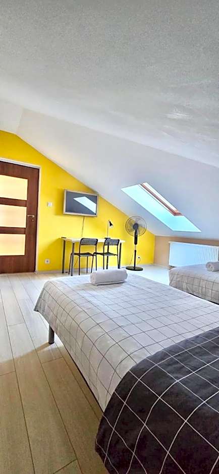 Redwood Hostel by EASY RENT Apartments