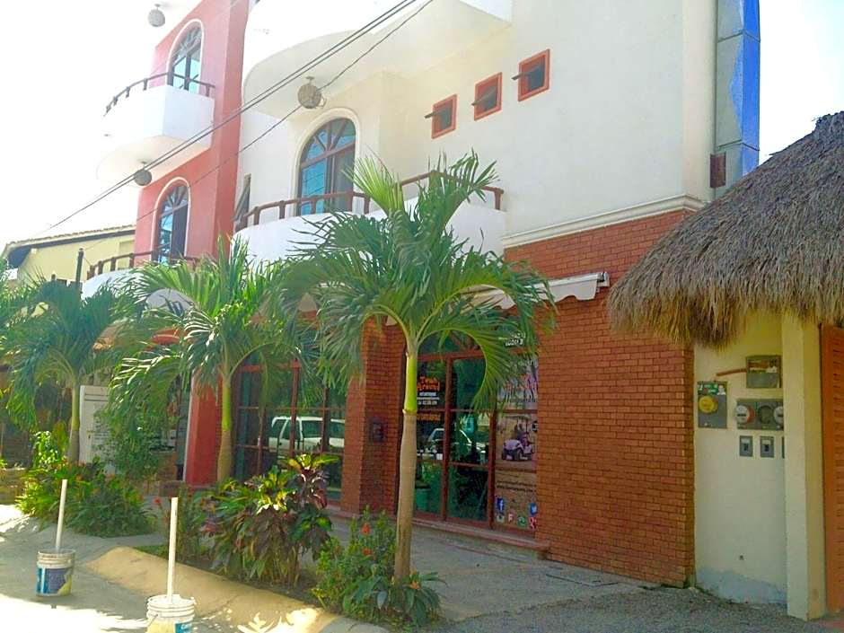 Hotel y Suites Los Encantos