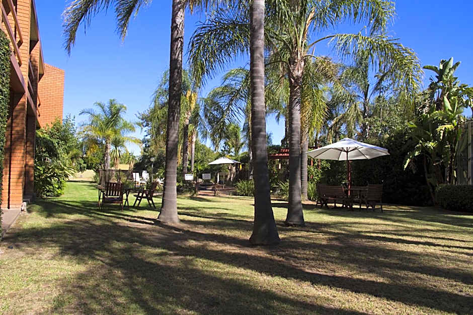 Crystal Fountain Motel