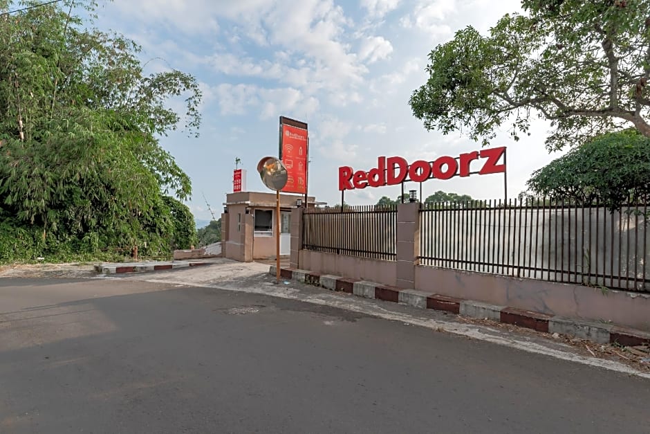RedDoorz Syariah near RS Hermina Sukabumi