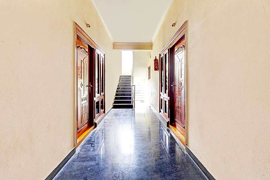 Akshaya Kanuru by Oyo – Vijayawada, IA