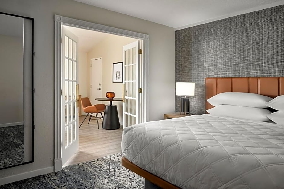 Sheraton Grand Rapids Airport Hotel
