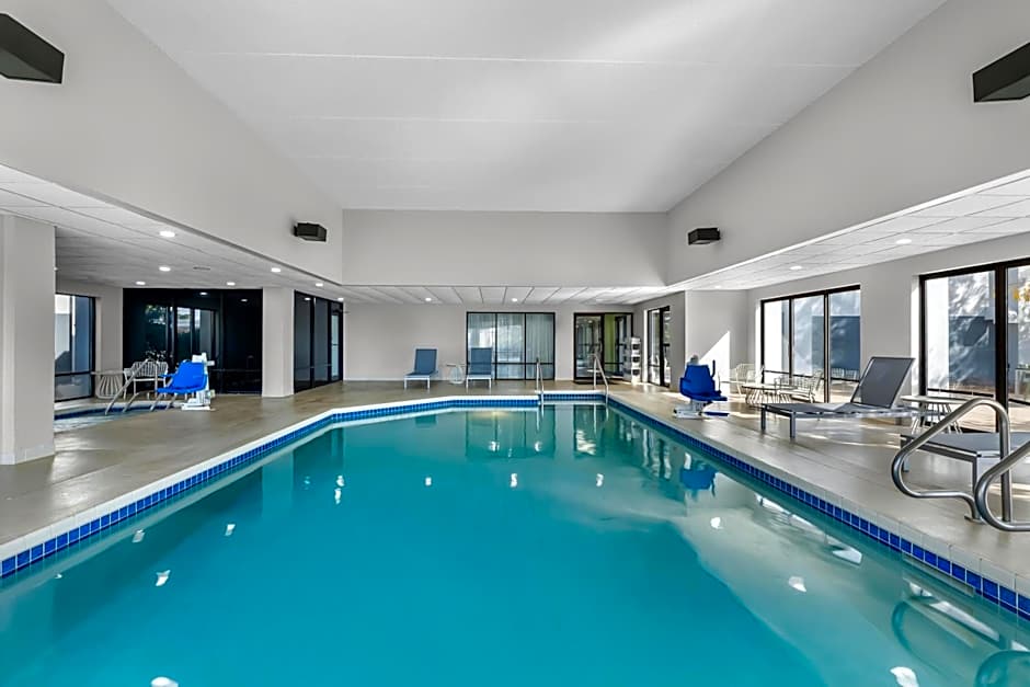 Spark by Hilton Green Bay