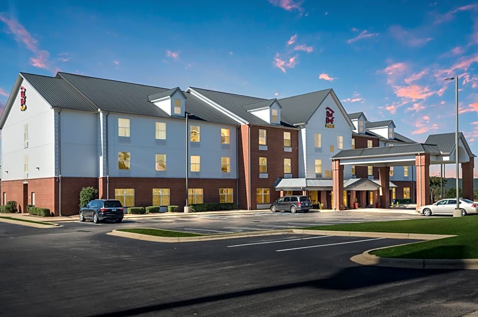 Red Roof PLUS+ & Suites Birmingham - Bessemer