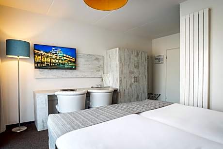 Double Room with Shower