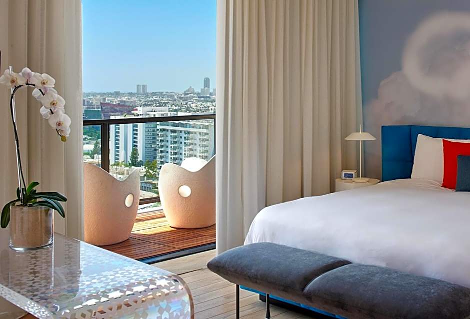 The Valorian Los Angeles, Curio Collection by Hilton
