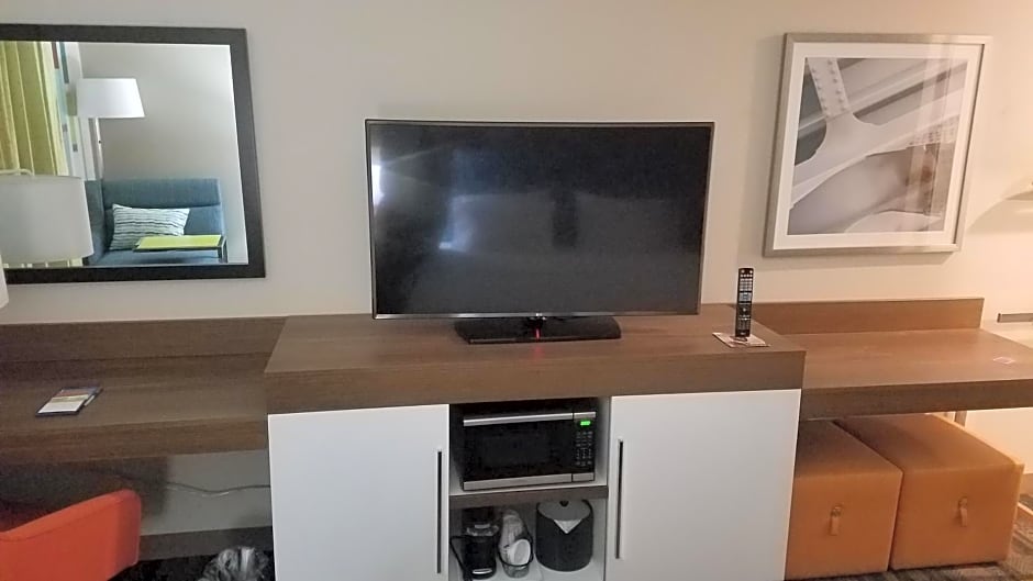 Hampton Inn & Suites Kansas City-Merriam