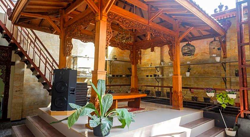 RedDoorz Syariah near Terminal Mendolo Wonosobo 2