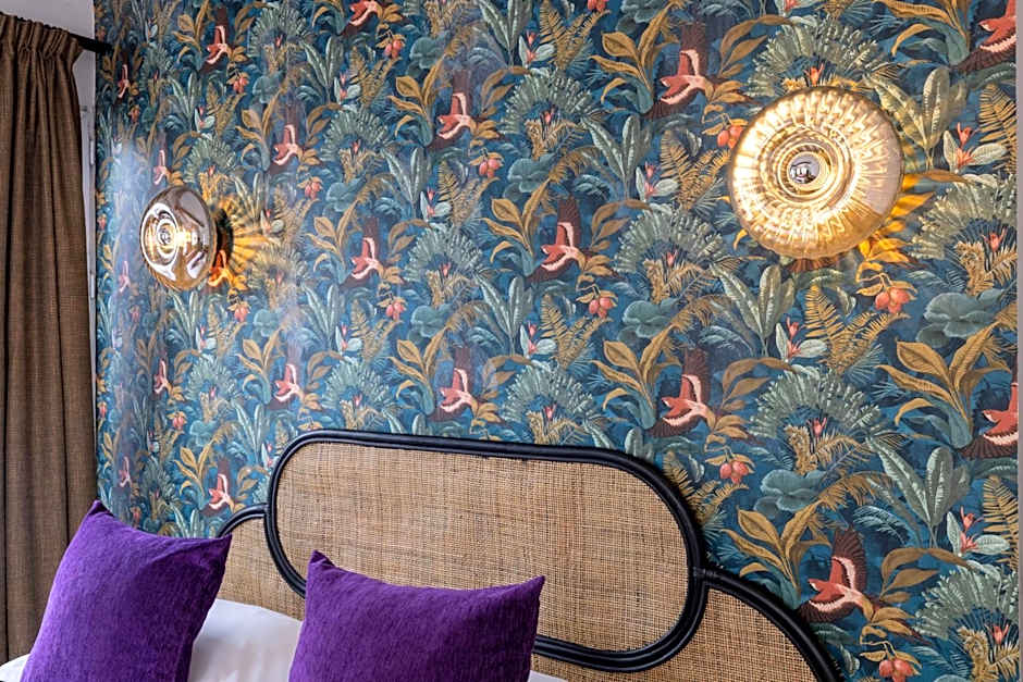 Le Village Montmartre by Hiphophostels