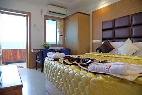 Deluxe Double Room with Sea View