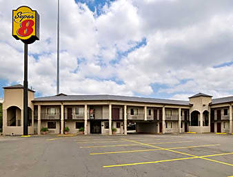 Super 8 Downtown Riverwalk
