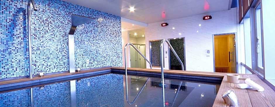 AJ Hotel